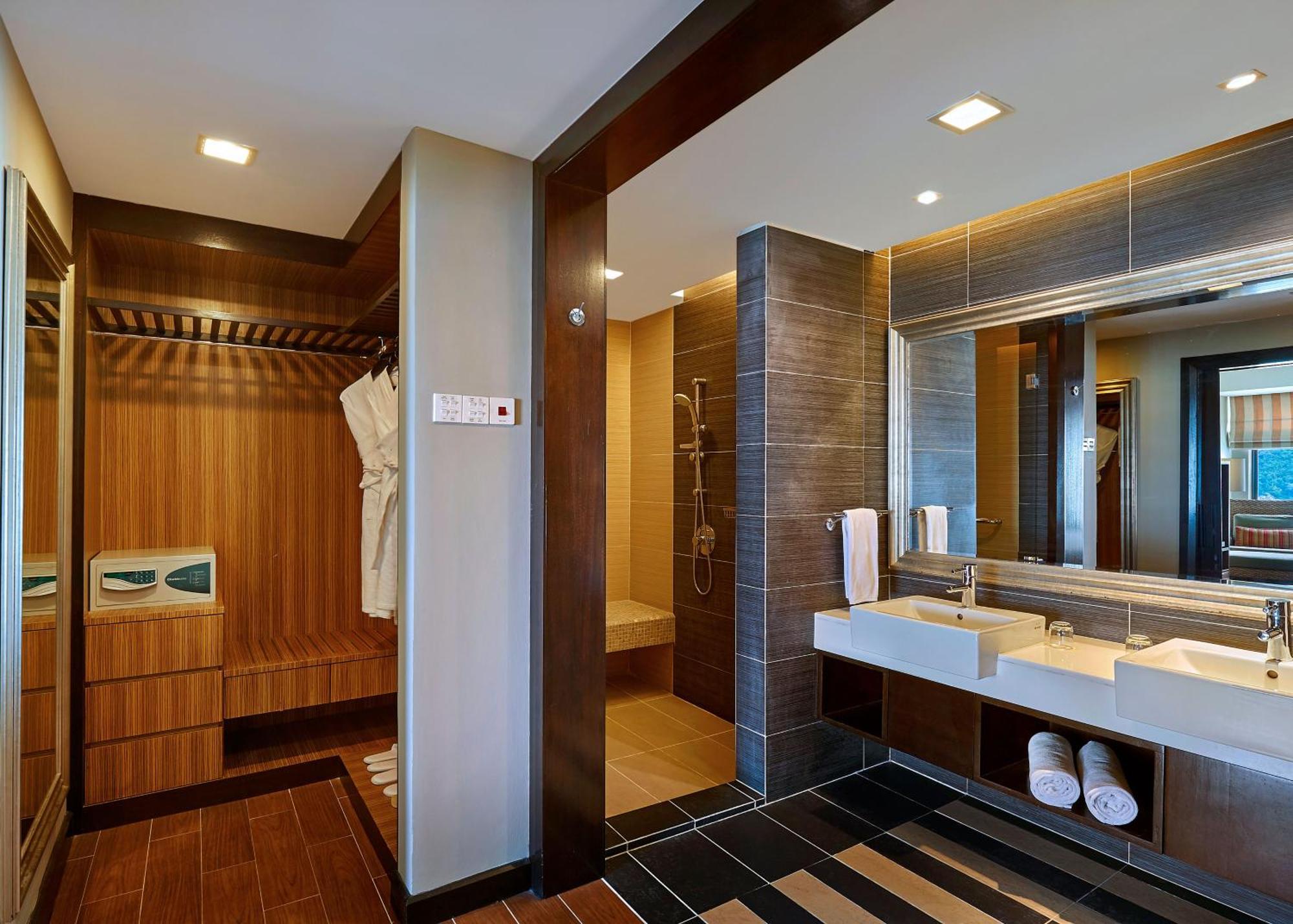 The Taaras & Resort 5*